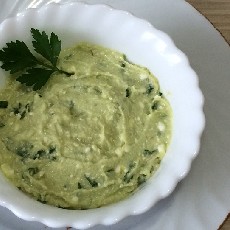 Avokado krem sa sirom