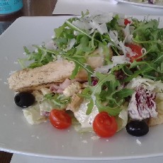 Cezar salata s piletinom
